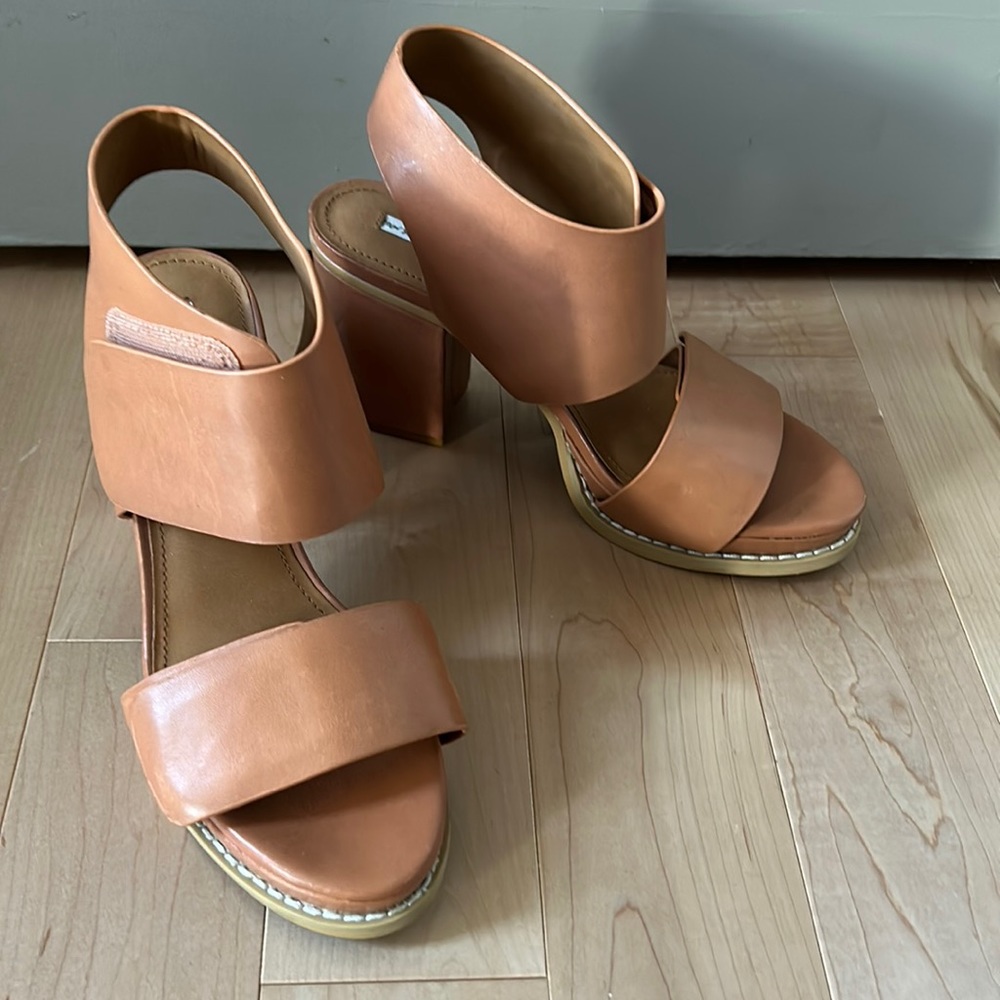& Other Stories camel colored heeled sandals